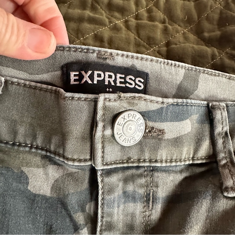 Express Camo Pants - Picture 8 of 10